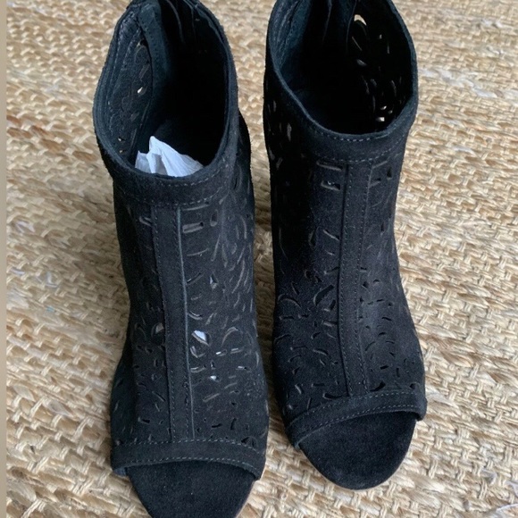 Anthropologie Morena Gabbrielli Floral Shooties - Picture 2 of 6